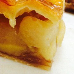 新富大生堂のアップルパイ